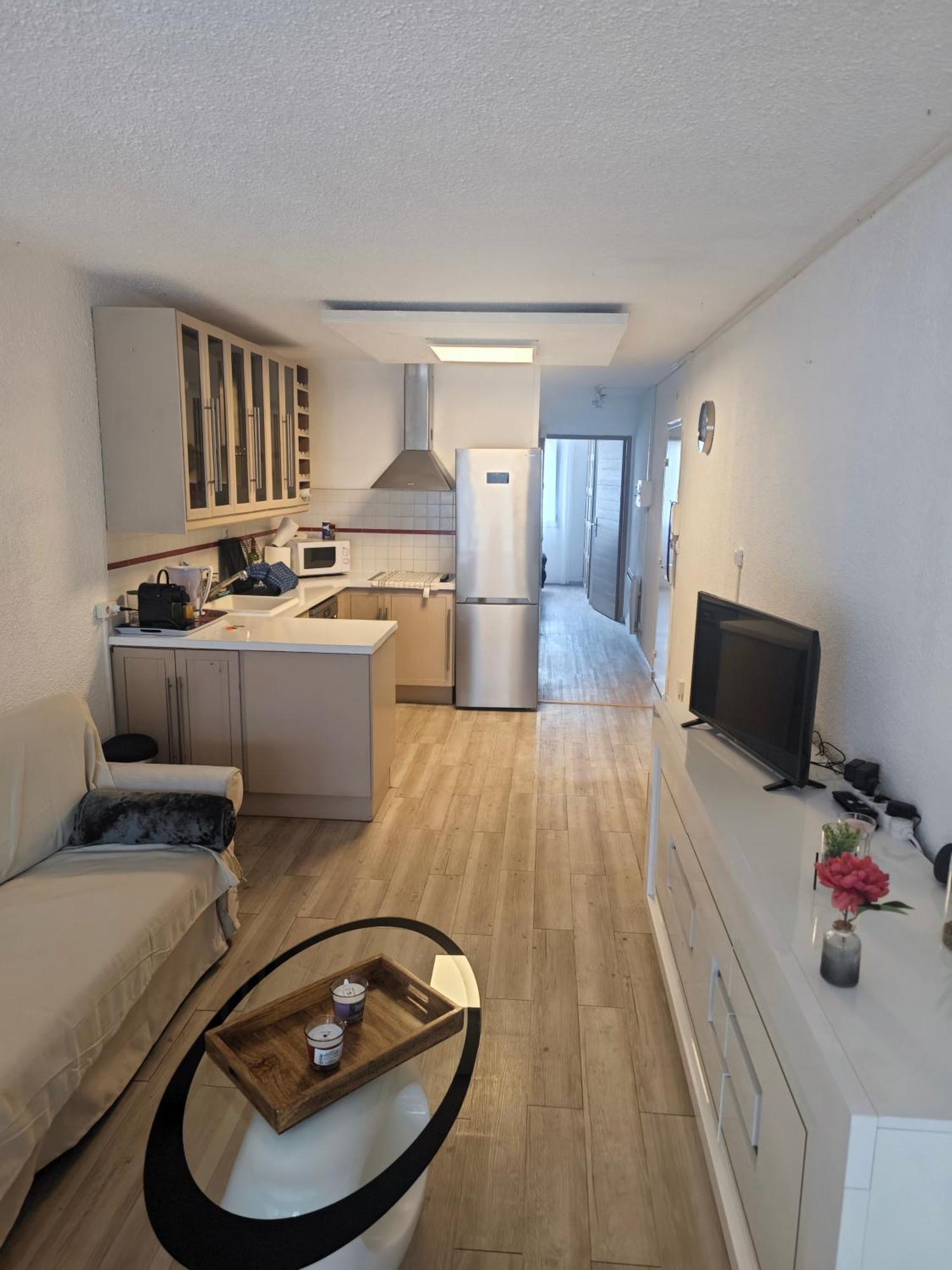 Apartment Valentinvtc Location *